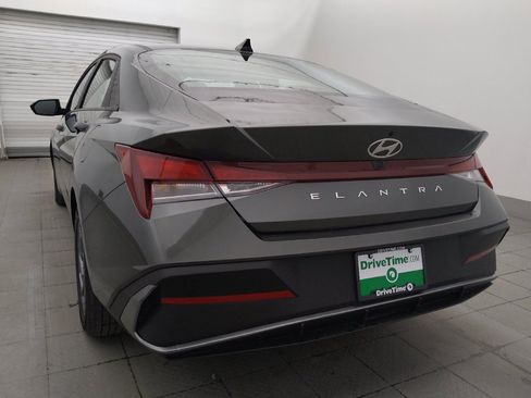 Used 2024 Hyundai Elantra SEL FWD image 5