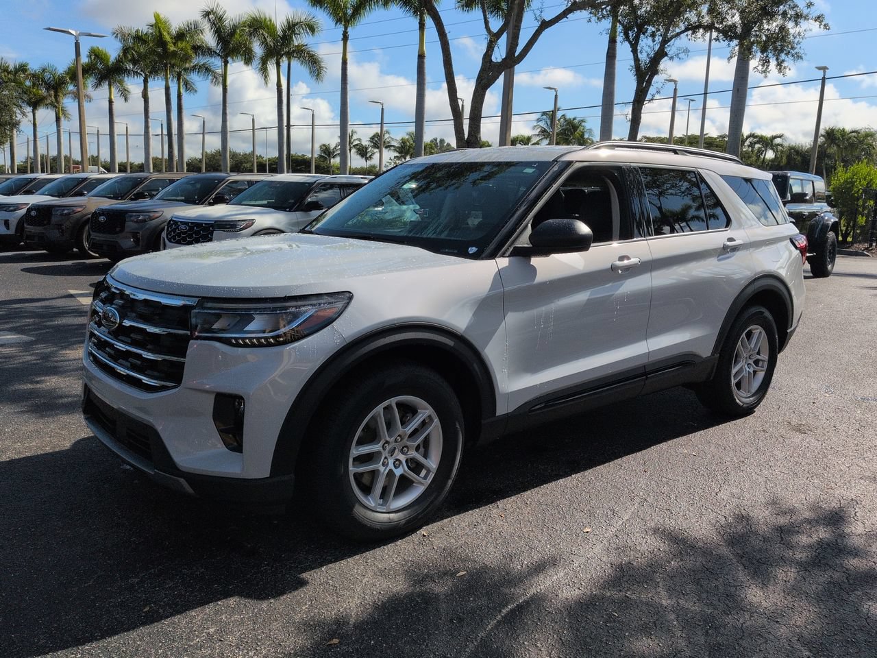 New 2026 Ford Explorer Active w/ Active Comfort Package RWD image 8