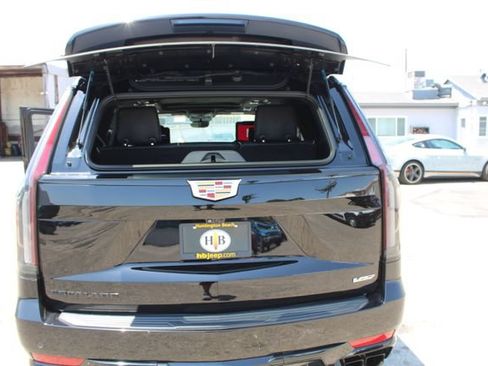 Used 2023 Cadillac Escalade V AWD/4WD image 47
