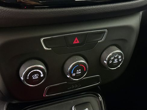 Used 2018 Jeep Compass Altitude image 19