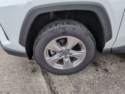 Used 2025 Toyota RAV4 XLE FWD image 9