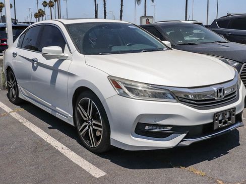Used 2016 Honda Accord Touring image 16
