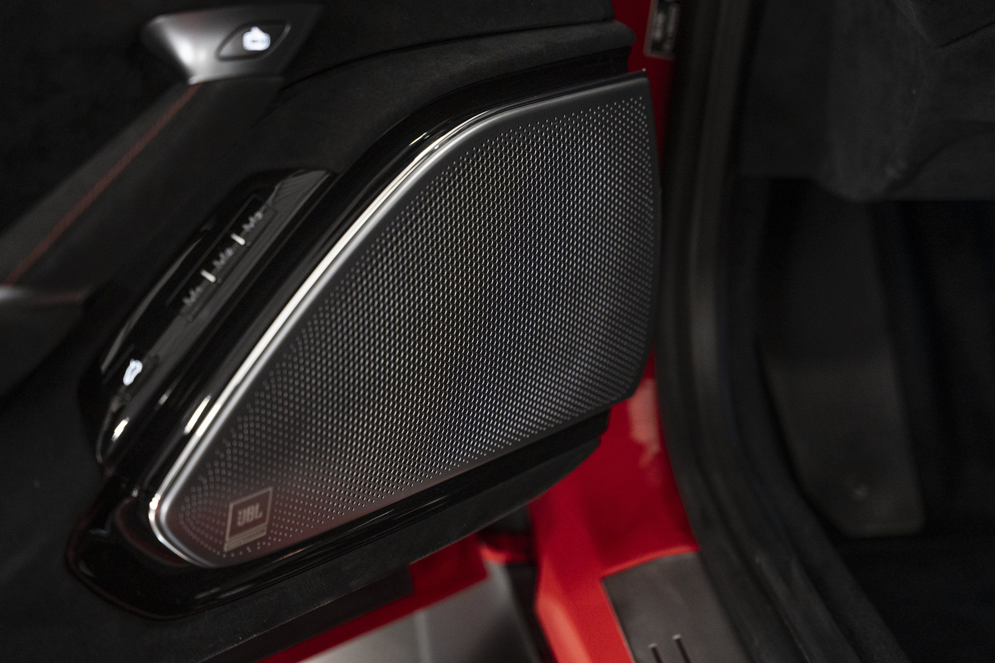 Used 2026 Ferrari Roma Spider RWD image 25