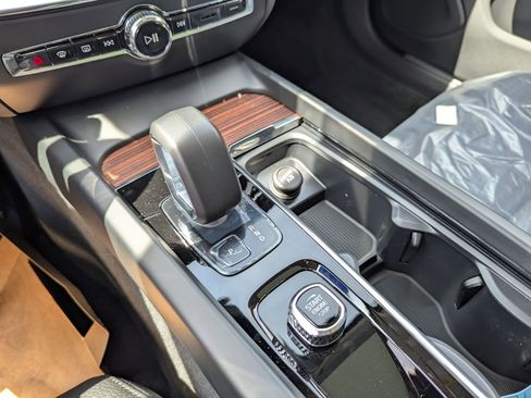 New 2026 Volvo V60 B5 Cross Country Plus w/ Protection Package Premier image 16