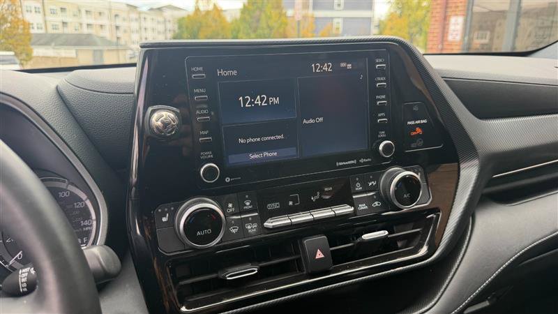 Used 2021 Toyota Highlander XSE FWD image 38