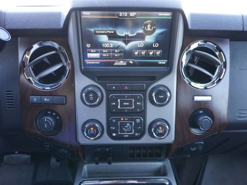 Used 2015 Ford F250 Lariat w/ Lariat Interior Package AWD/4WD image 13