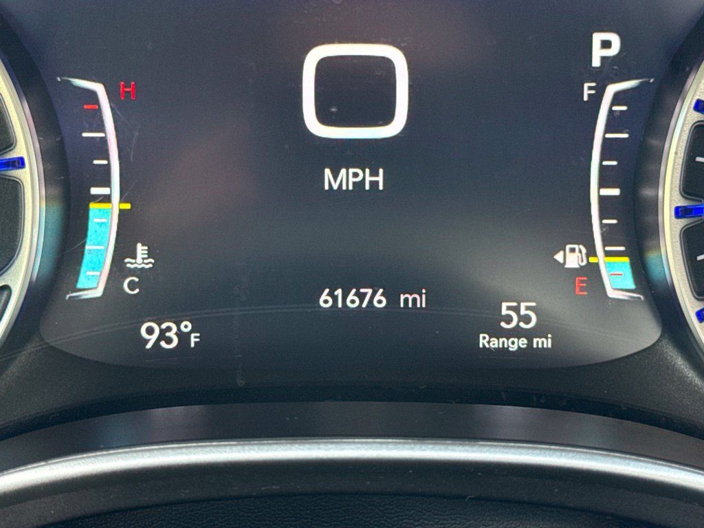 Used 2024 Chrysler Pacifica Touring-L FWD image 22