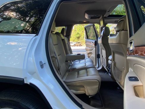 Used 2013 Jeep Grand Cherokee Overland AWD/4WD image 55