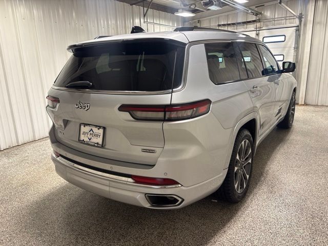 Used 2023 Jeep Grand Cherokee L Overland AWD/4WD image 3