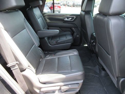 Used 2021 Chevrolet Tahoe Z71 w/ Z71 Signature Package image 19