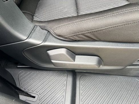 Used 2022 Ford Explorer XLT AWD/4WD image 47