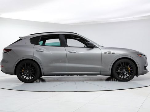 Certified 2022 Maserati Levante GT AWD/4WD image 6