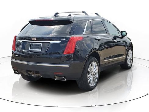 Used 2018 Cadillac XT5 Premium Luxury w/ Driver Assist Package AWD/4WD image 3