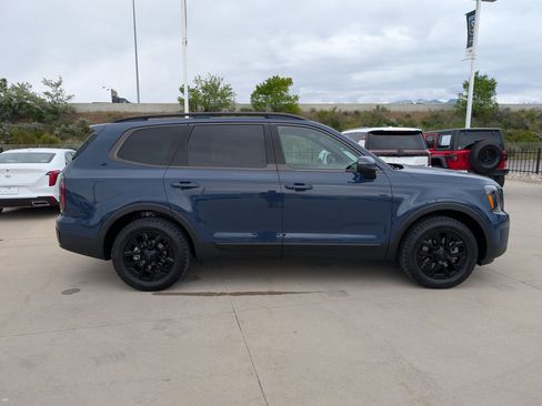 Used 2025 Kia Telluride AWD image 6