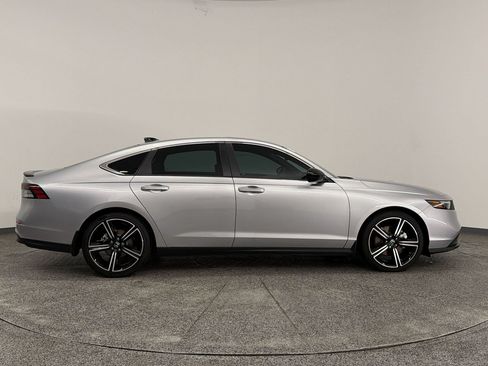 Used 2025 Honda Accord Sport image 7