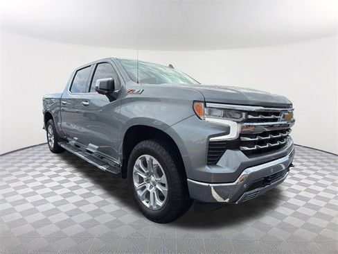 Used 2023 Chevrolet Silverado 1500 LTZ w/ LTZ Premium Package image 3