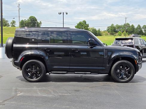 Used 2022 Land Rover Defender 110 X-Dynamic SE AWD/4WD image 6