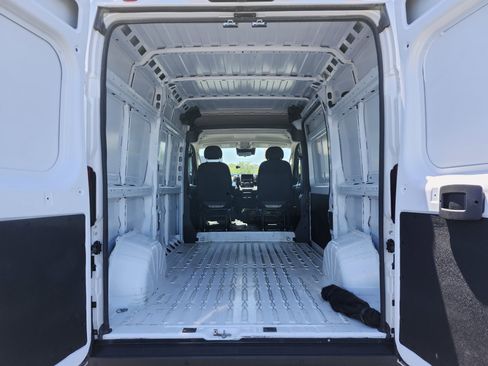Used 2025 RAM ProMaster 2500 w/ Safety Group FWD image 21