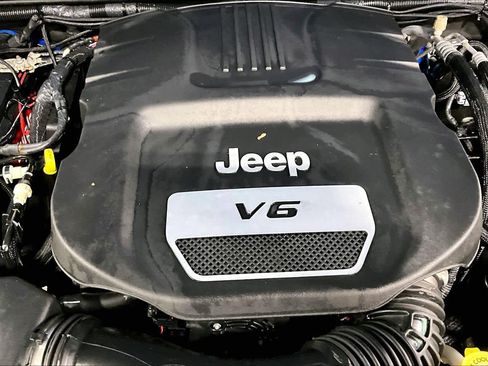 Used 2016 Jeep Wrangler Sport AWD/4WD image 25