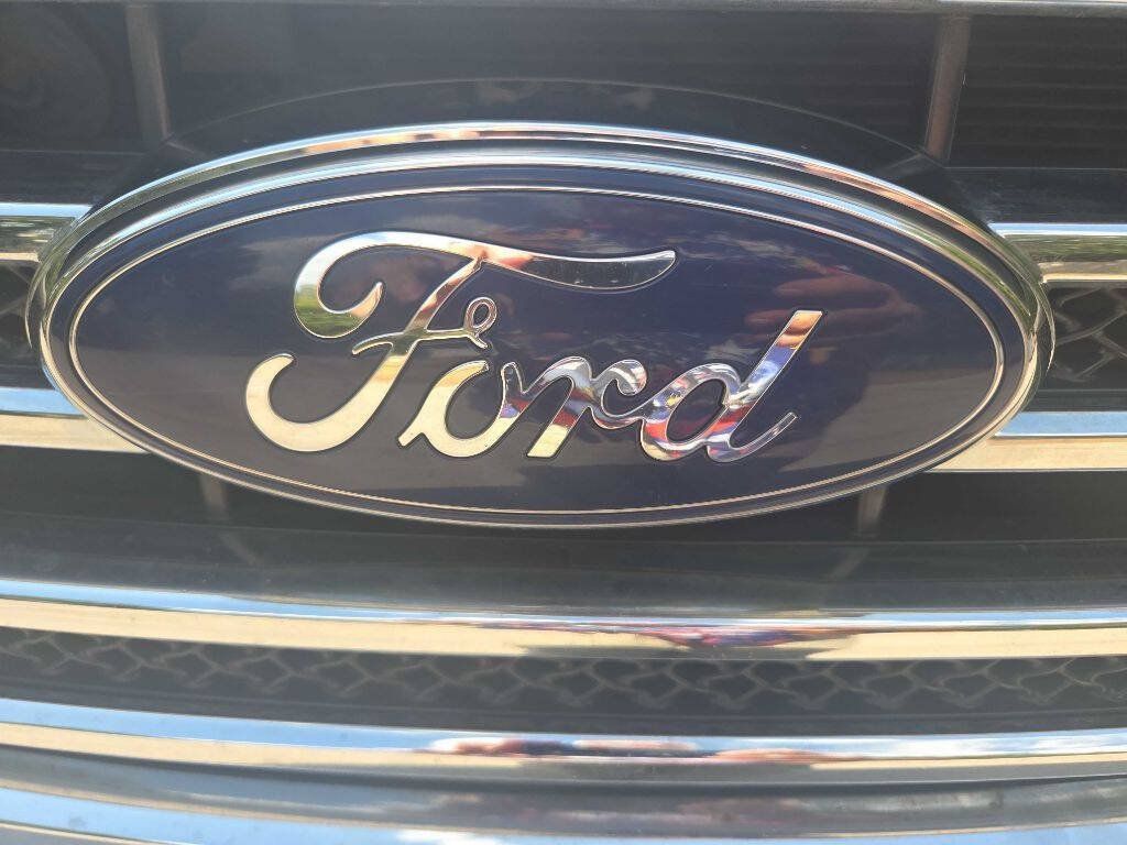 Used 2014 Ford F150 Lariat w/ Equipment Group 502A Luxury AWD/4WD image 11