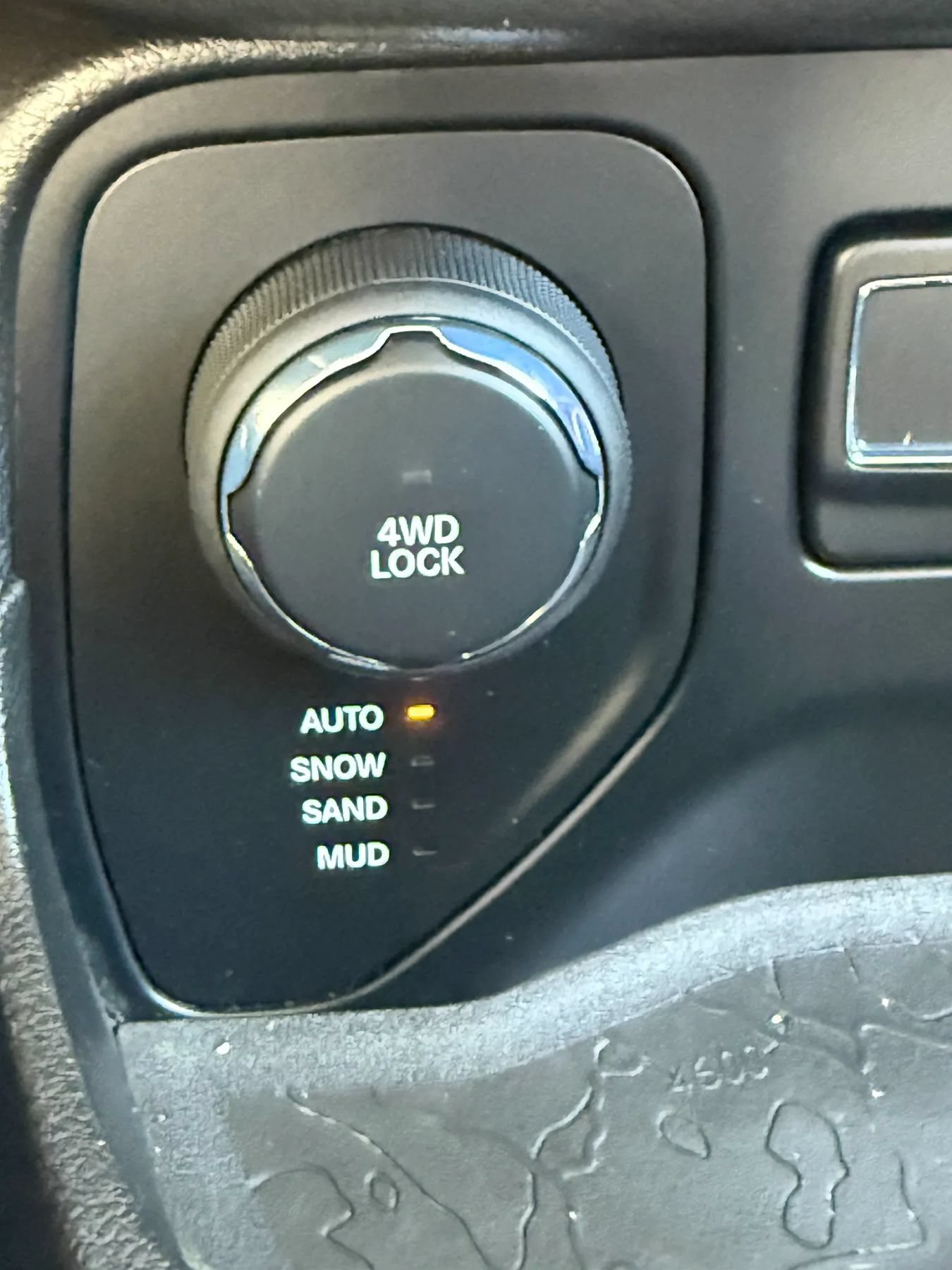 Used 2016 Jeep Renegade Latitude AWD/4WD image 17