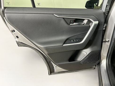 Used 2022 Toyota RAV4 Limited image 26