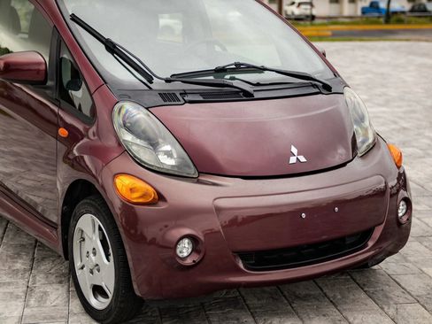 Used 2012 Mitsubishi i ES image 2