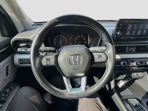 Certified 2025 Honda Pilot EX-L image 10