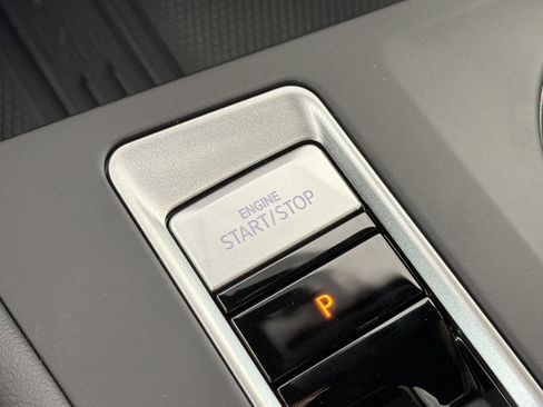 New 2026 Volkswagen Atlas Cross Sport SE image 24