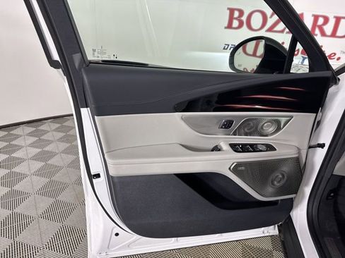 New 2026 Lincoln Nautilus Reserve image 16