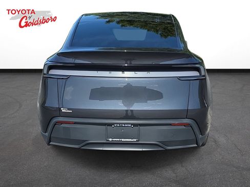 Used 2026 Tesla Model Y 2WD image 6