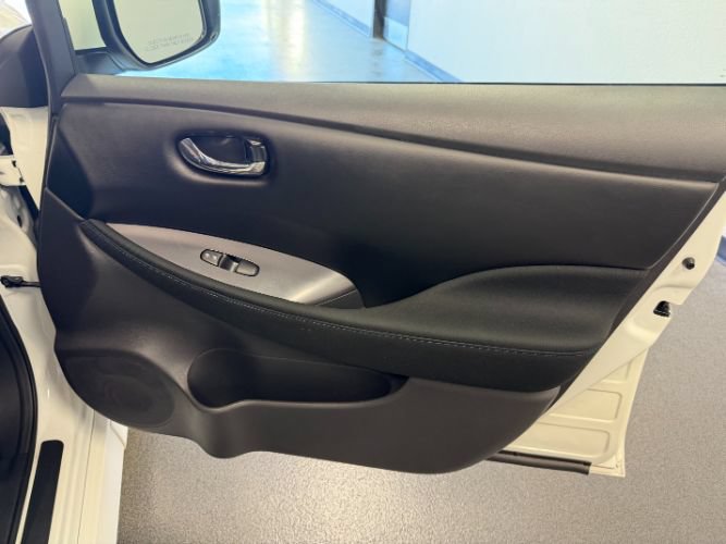 Used 2025 Nissan Leaf S FWD image 32