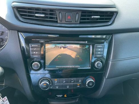 Used 2020 Nissan Rogue S AWD/4WD image 10