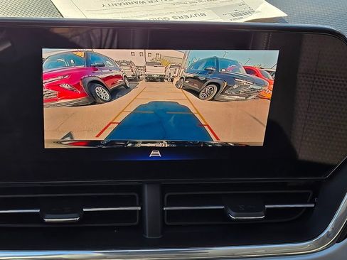 Used 2024 Chevrolet Trax LT w/ Driver Confidence Package image 18