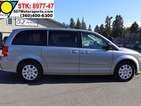 Used 2016 Dodge Grand Caravan SE w/ Quick Order Package 29E SE image 8