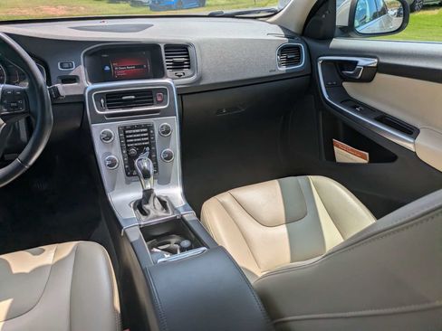 Used 2018 Volvo S60 T5 Inscription FWD image 19
