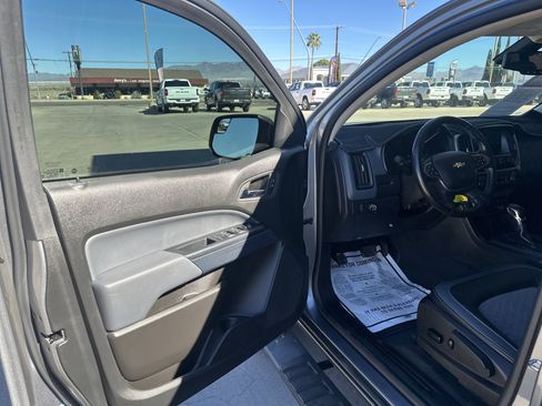 Used 2022 Chevrolet Colorado Z71 image 11