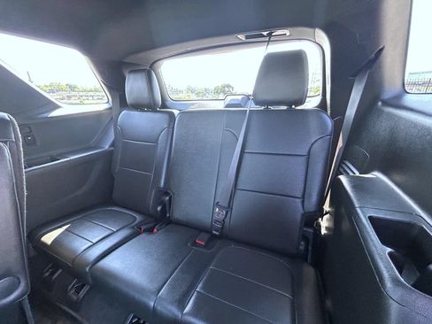 Certified 2023 Chevrolet Traverse Premier w/ Redline Edition AWD/4WD image 23