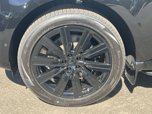 New 2026 Land Rover Range Rover SE image 6