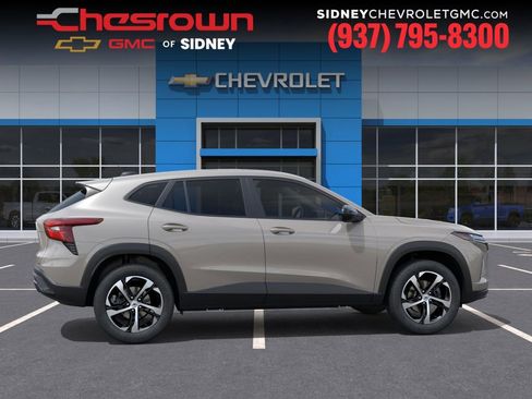 New 2026 Chevrolet Trax RS w/ Sunroof Package image 5