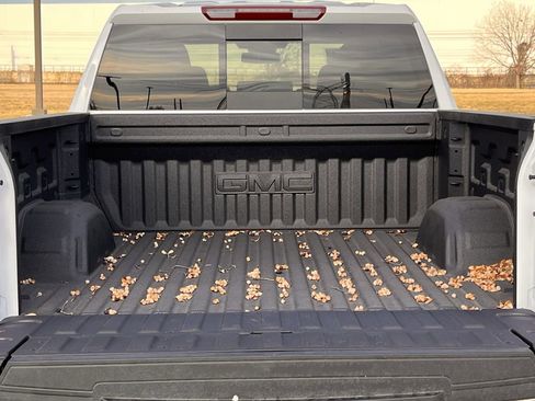 New 2026 GMC Sierra 1500 SLT image 31