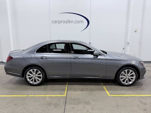 Used 2017 Mercedes-Benz E 300 4MATIC image 8
