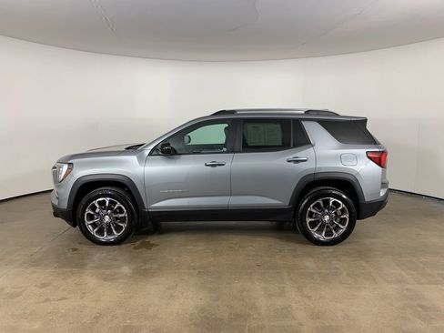 Used 2025 GMC Terrain Elevation w/ Elevation Premium Package image 14