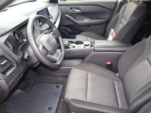 Certified 2025 Nissan Rogue SV AWD/4WD image 16