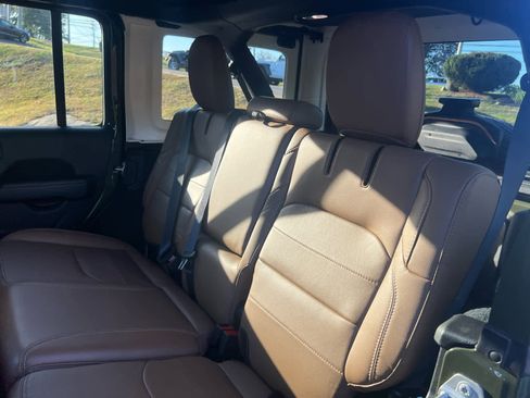 Used 2022 Jeep Wrangler Unlimited Sahara w/ Cold Weather Group image 43