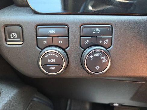 Used 2023 Chevrolet Silverado 1500 LT AWD/4WD image 27