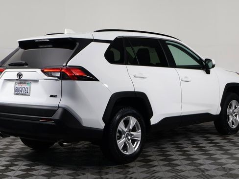 Used 2021 Toyota RAV4 XLE image 4