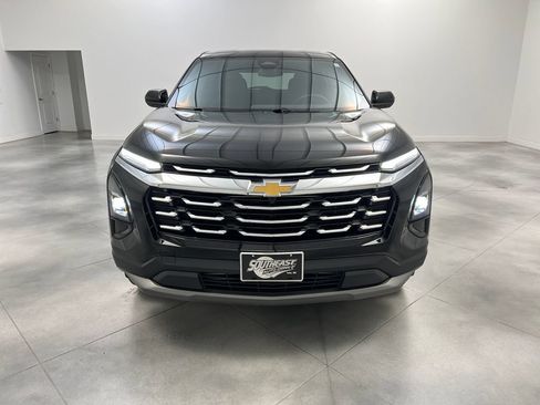 Used 2026 Chevrolet Equinox LT FWD image 3