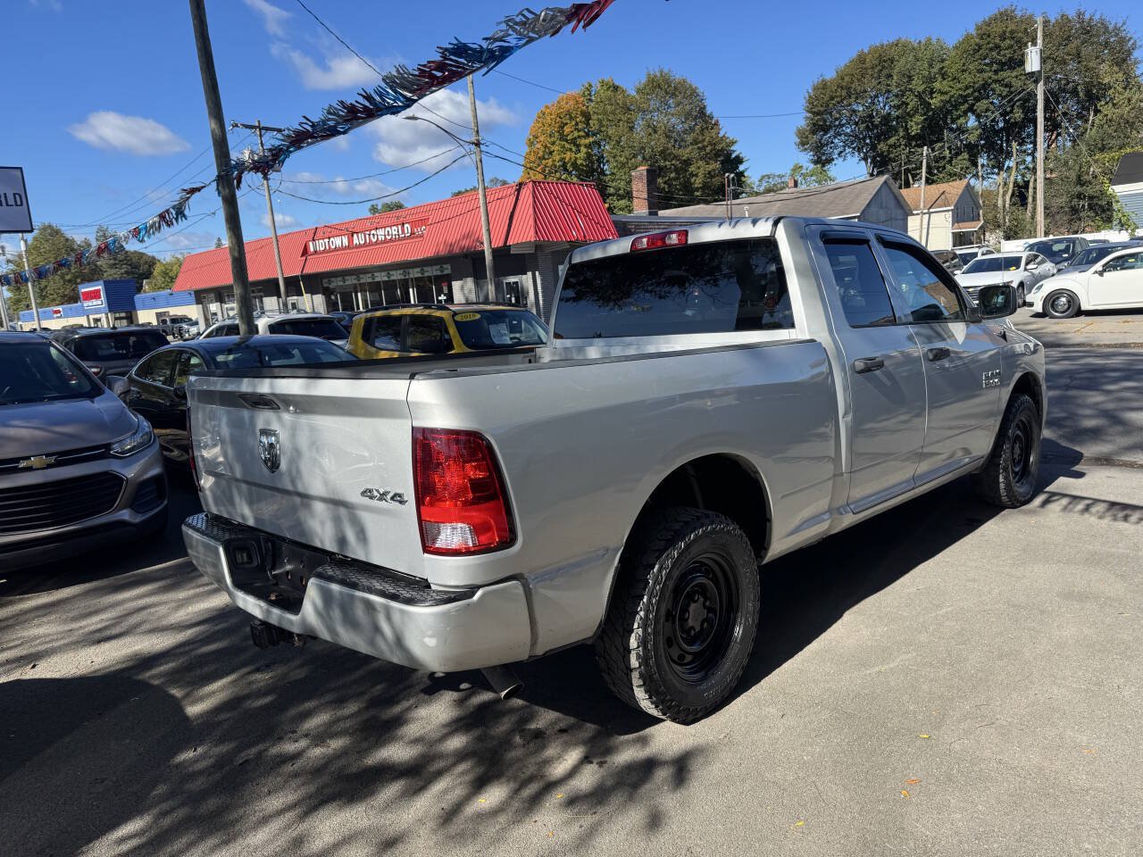 Used 2018 RAM 1500 Express w/ Express Value Package AWD/4WD image 4