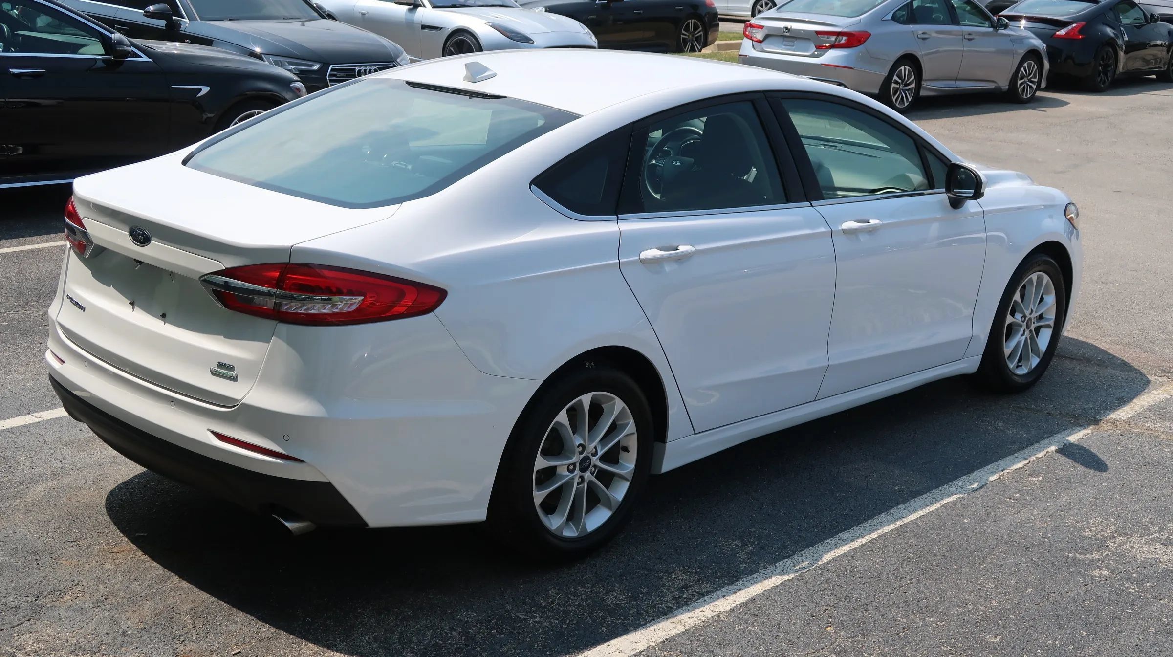 Used 2019 Ford Fusion SE FWD image 13